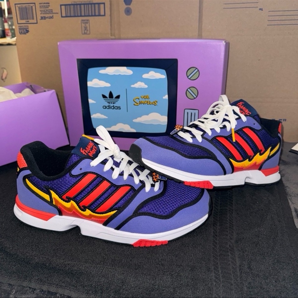 Adidas Simpsons Flaming
Moes Collab